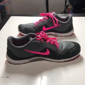 Nike Training Flex TR 6 gray and pink sneakers size 8